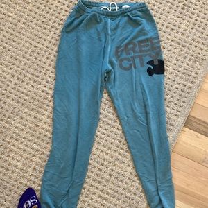 Free city sweatpants
